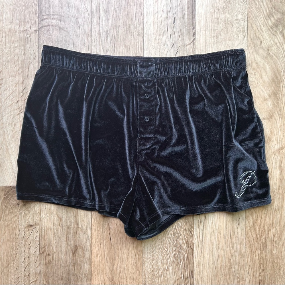 PINK Victoria's Secret Black Boxers Modern Fit Shorts